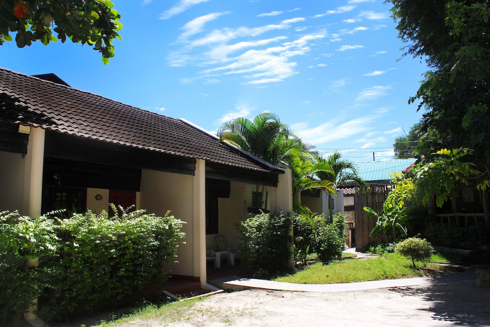 Baan Pron Phateep 10/50