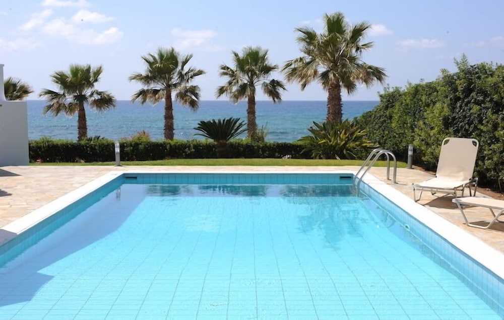 Platzia Beach Villas 15/35