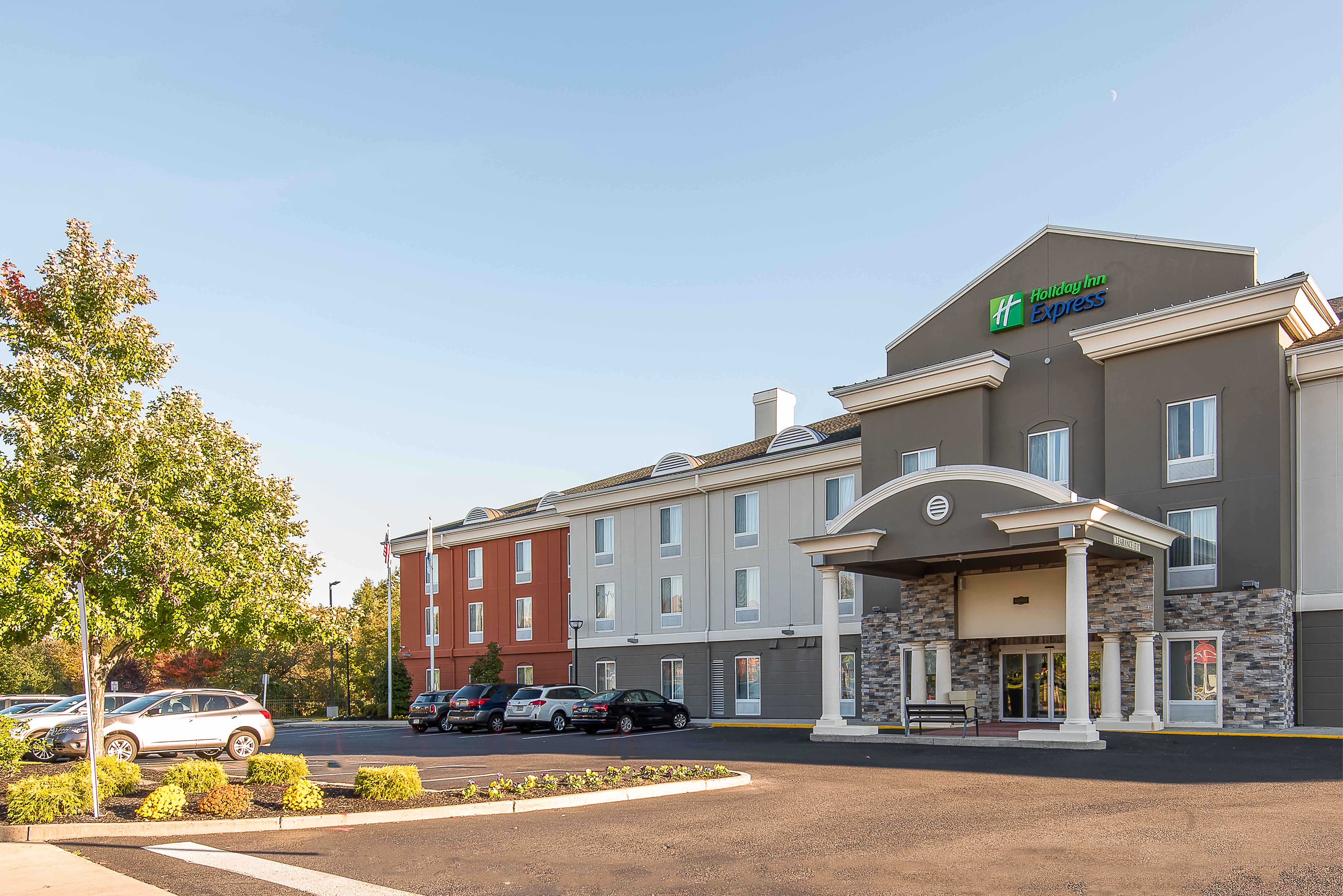 Holiday Inn Express Suites Philadelphia Mt Laurel 53/54