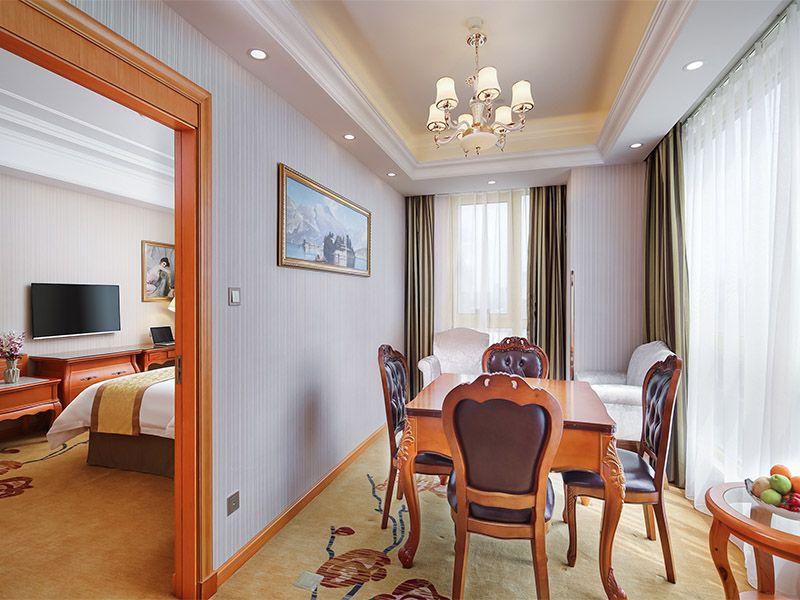 Vienna Hotel (Rugao Bus Station) 30/34