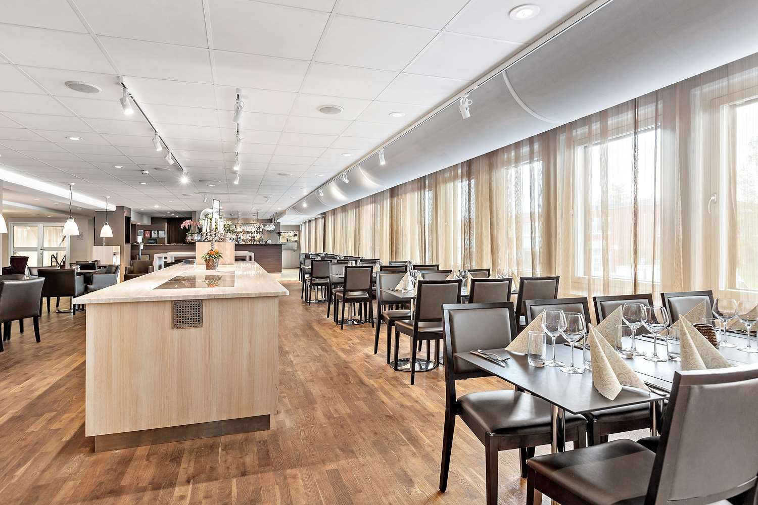 Best Western Plus Park Airport Hotel 12/17