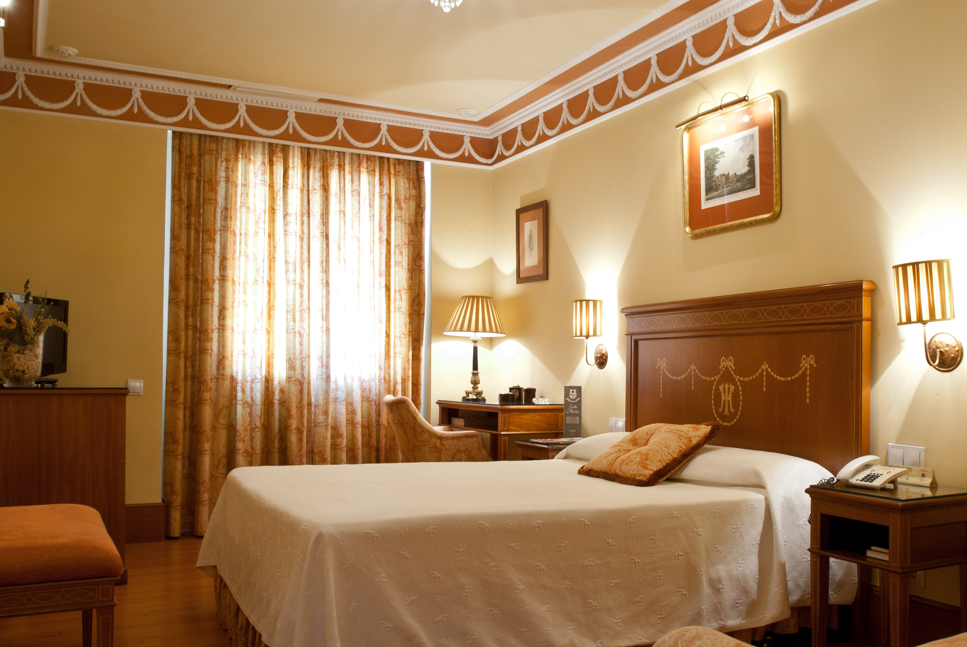 CLASSIC, DOUBLE OR TWIN BED