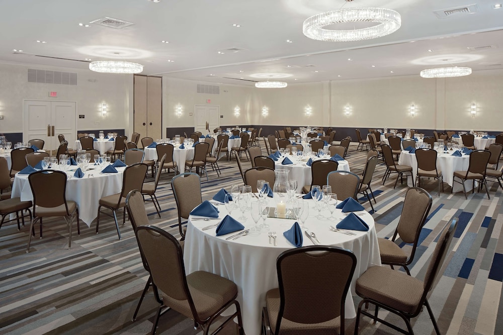 Nashville Airport Marriott 54/72