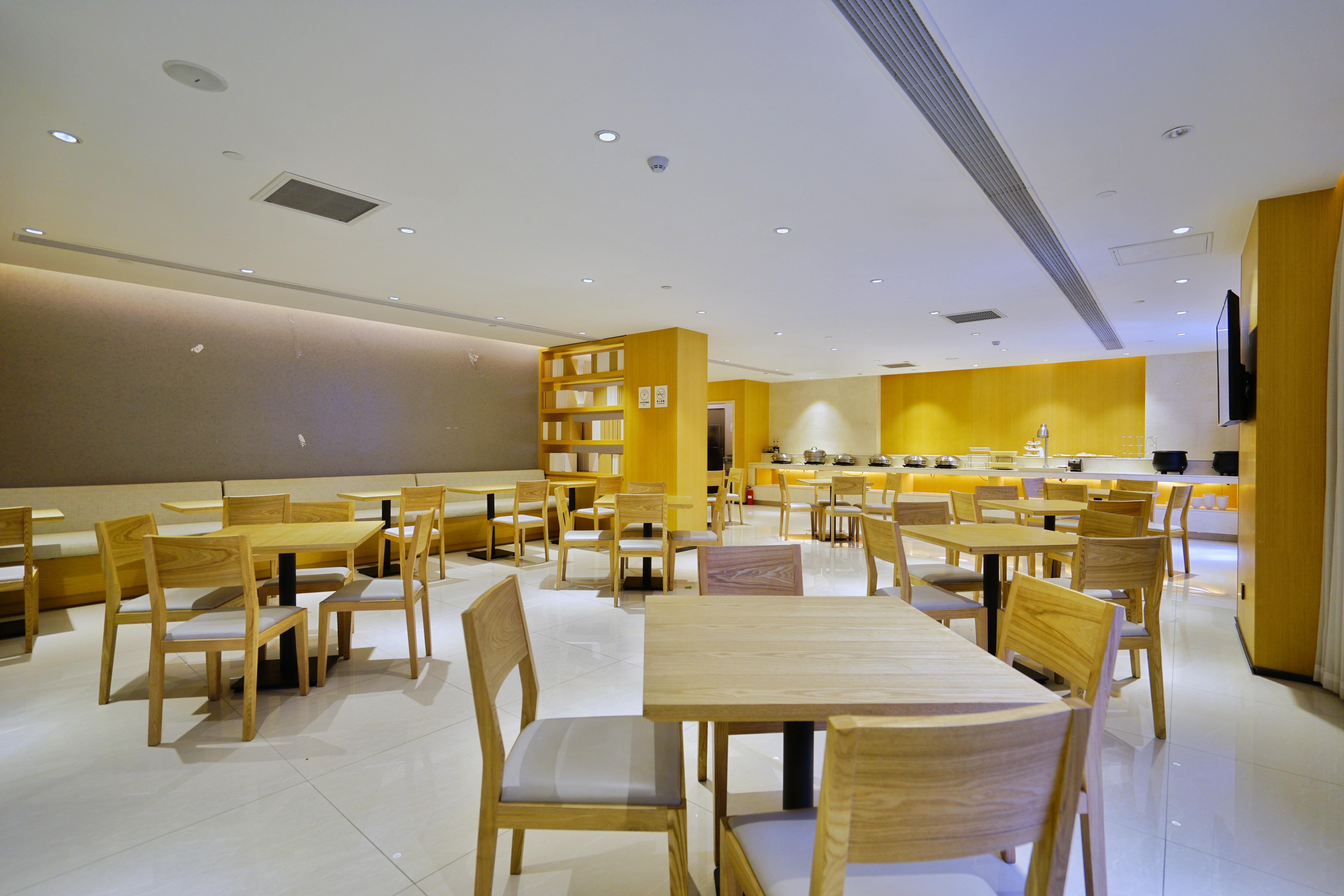 Ji Hotel (Hongqiao Airport Huqingping Road) 18/23