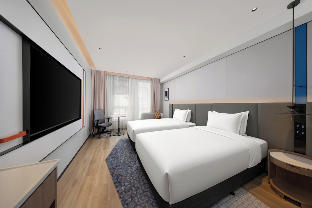 Holiday Inn Express Shanghai Jing An Xikang Road by IHG، شانغهاي 16/50