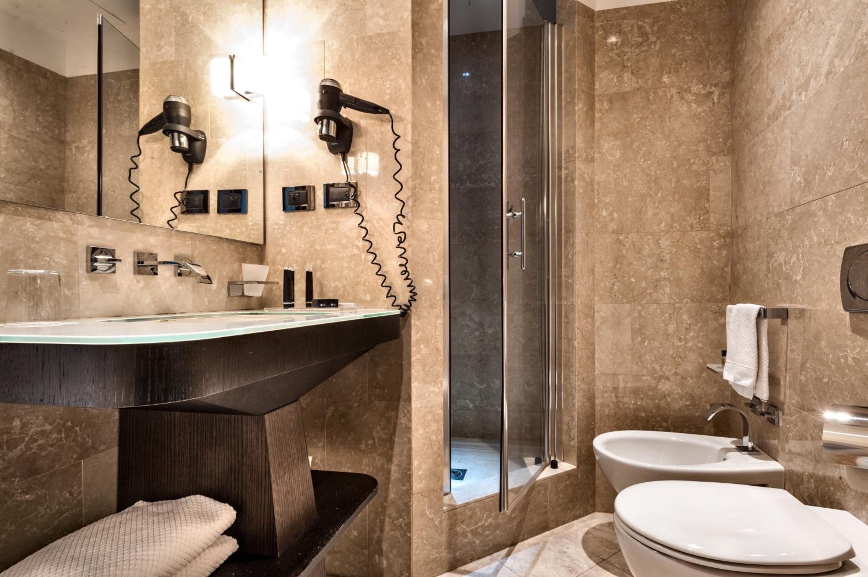 غرفة قياسية بسرير كينج، Crowne Plaza Milan City 7/10