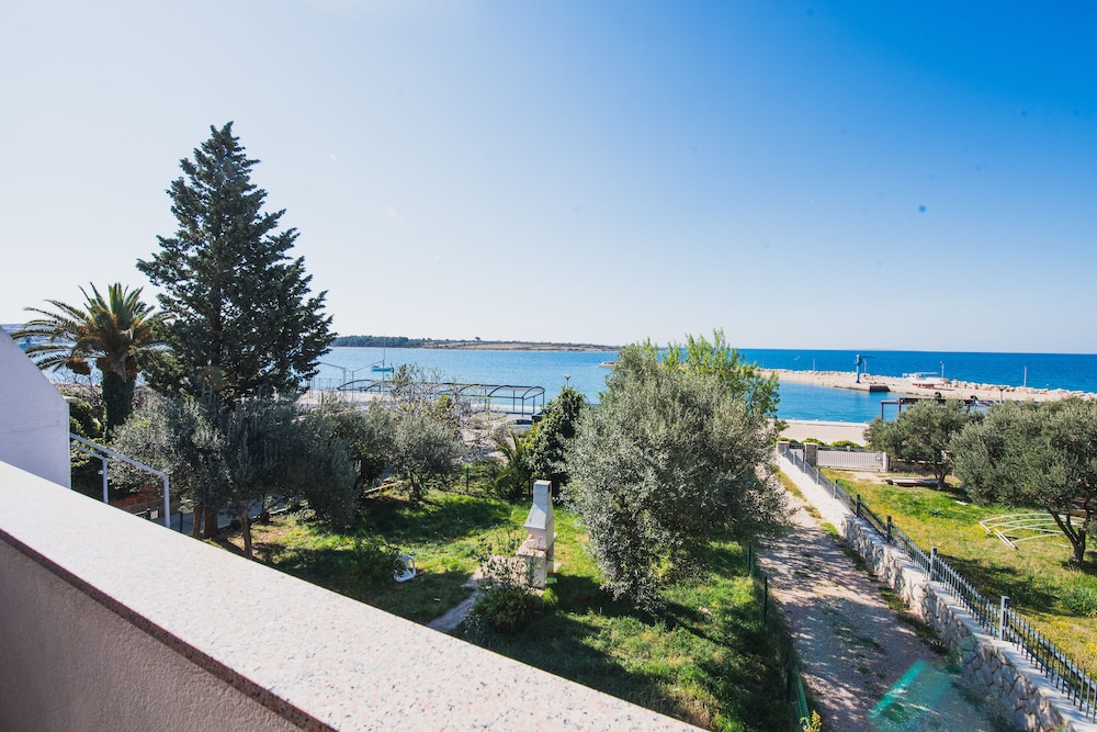 Apartments By The Sea Semy 35/38