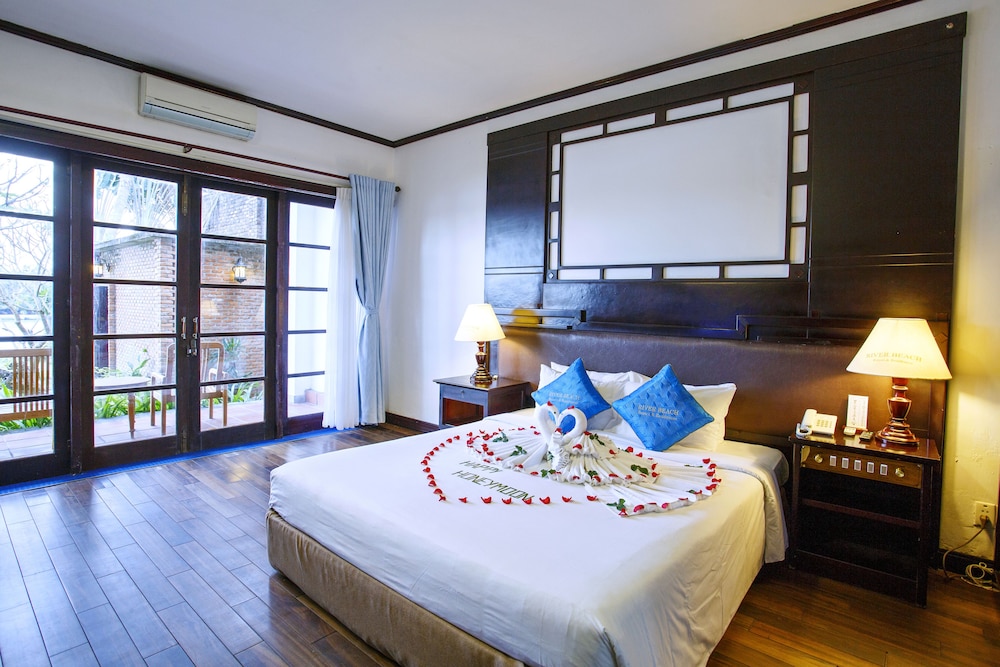 River Beach Resort and Residences 25/76