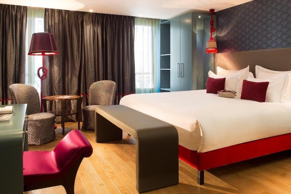 DELUXE, TWIN BEDS