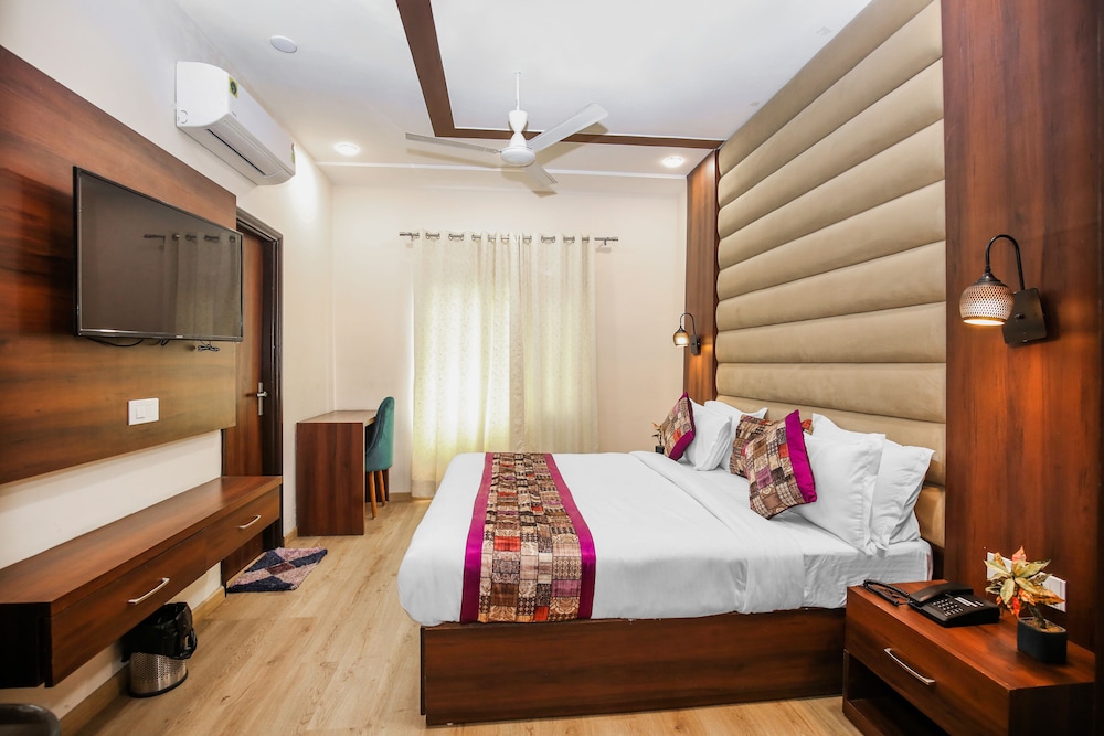 Hotel Karan Residency 30/50