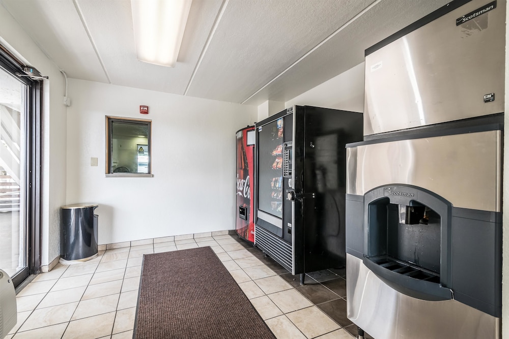 Motel6 Birmingham, AL 39/44