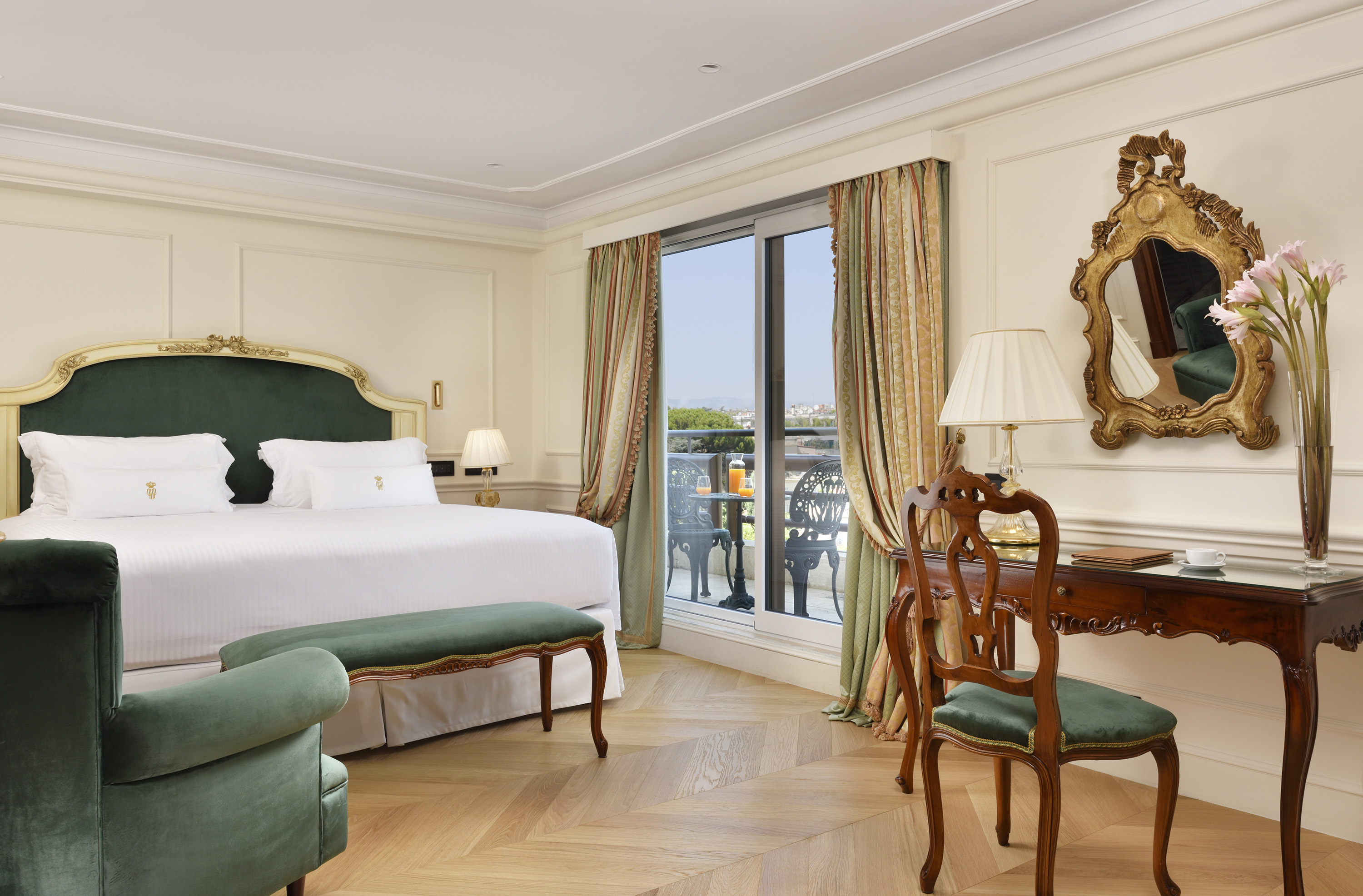 Luxury, Suite