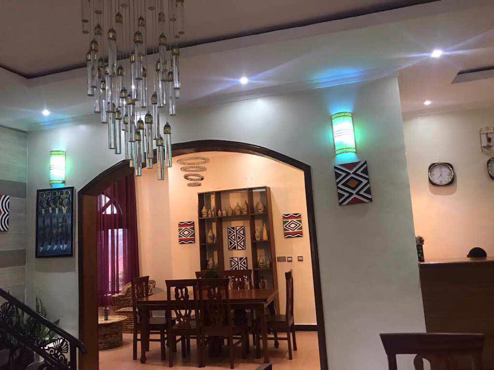 Klala Suites 7/11
