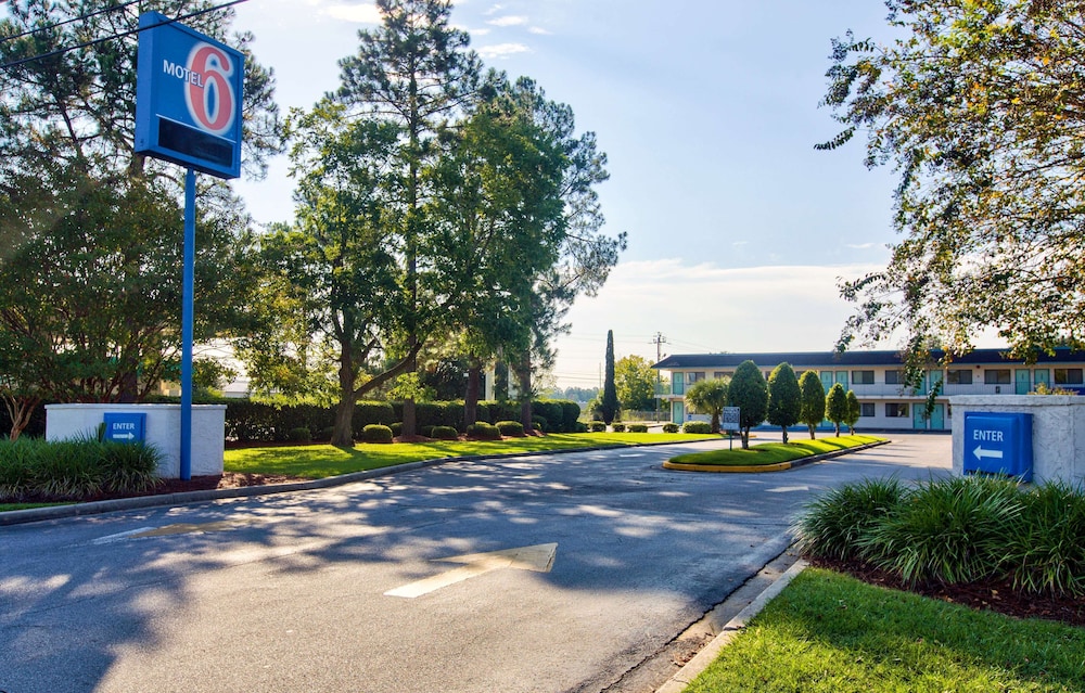 Motel6 Valdosta, GA - University 41/49