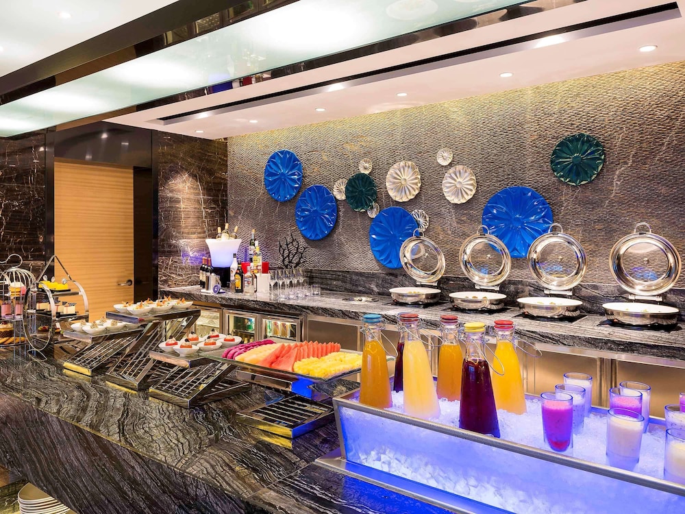 Novotel Ningbo East 33/76