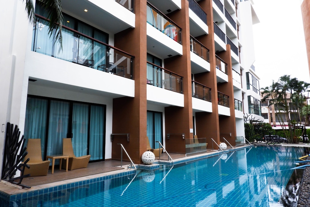 The Beach Heights Resort in KARON BEACH