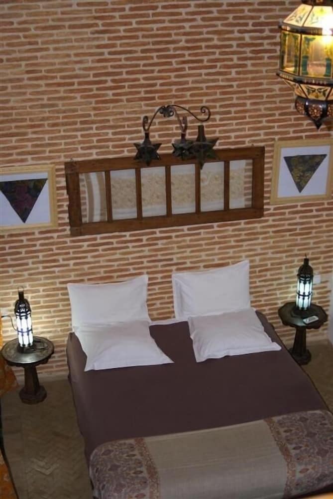 RIAD TARA 66/77