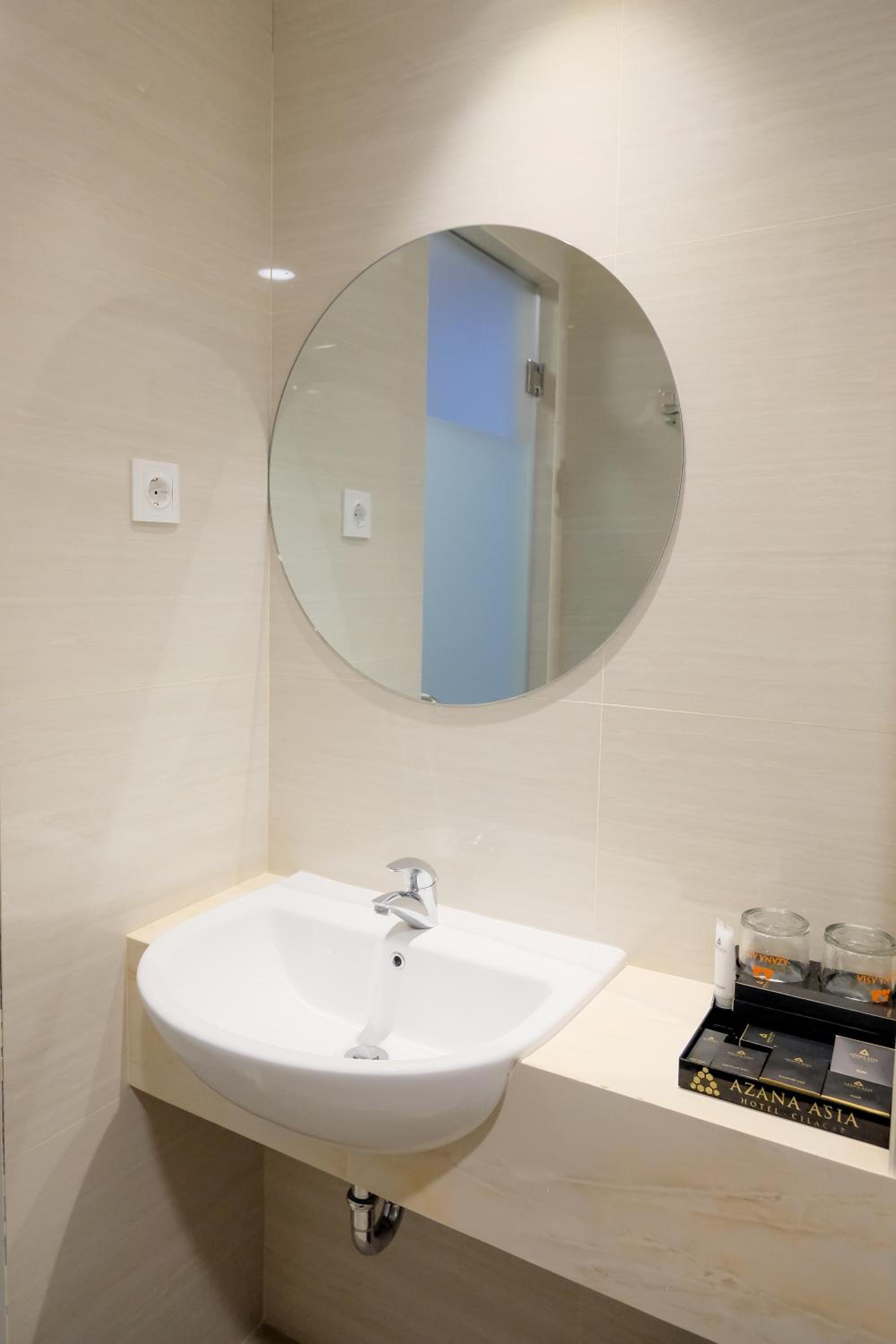 Azana Asia Hotel Cilacap 37/38