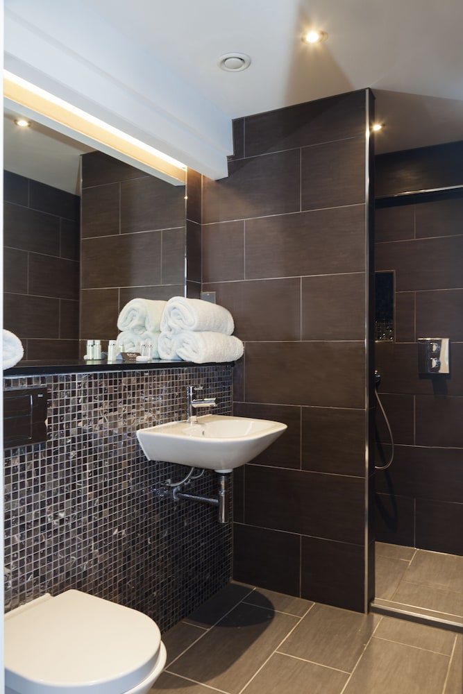 Epic Aparthotel Duke Street 50/50