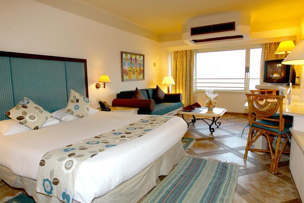DELUXE SEA VIEW