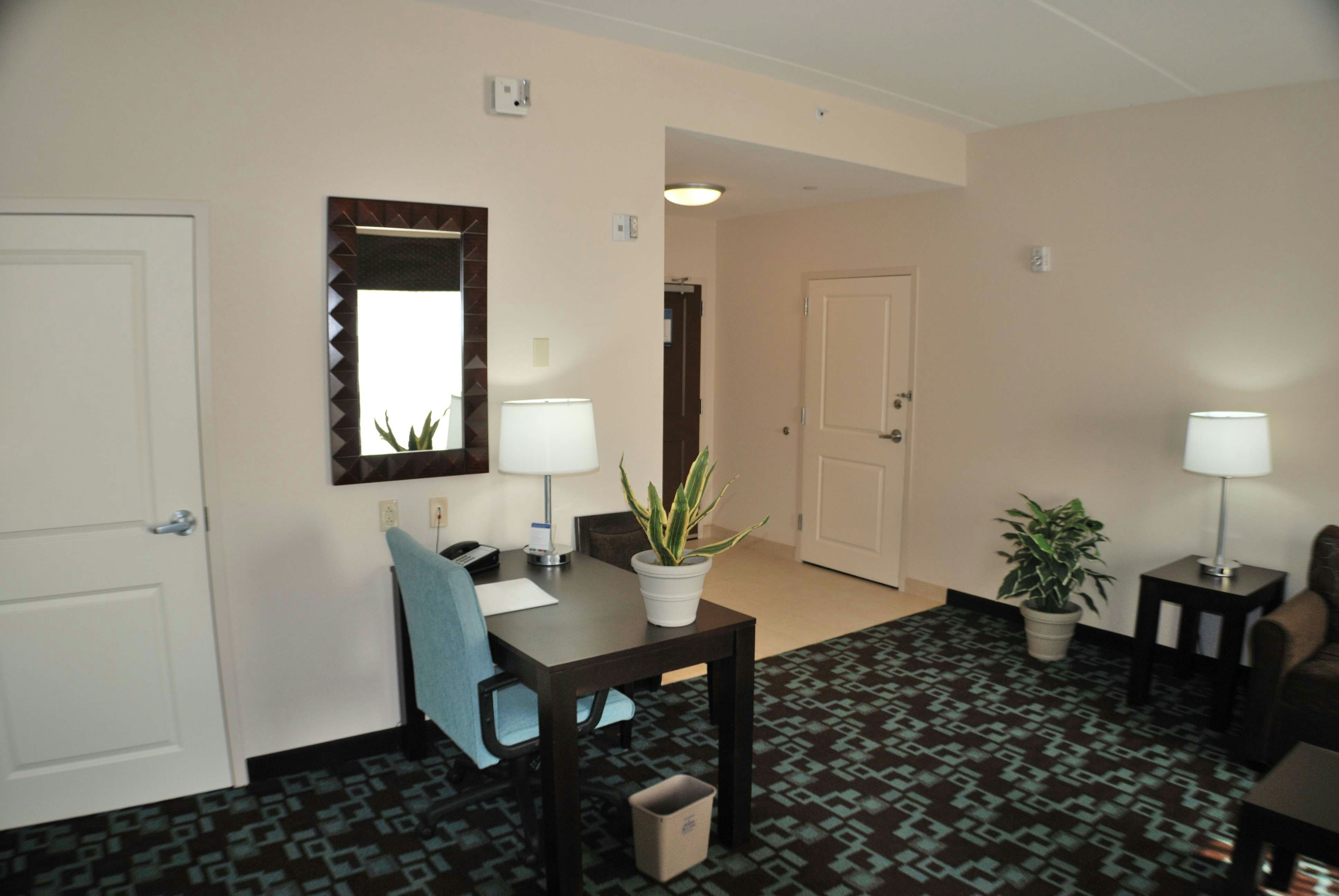 Hampton Inn & Suites Nashville @ Opryland 37/56
