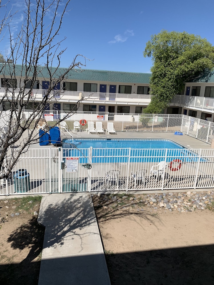 Motel6 Grants, NM 6/68