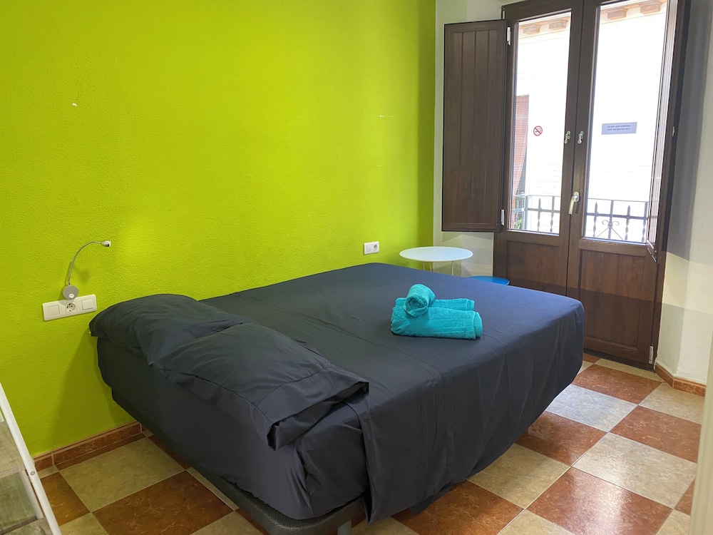 Oh My Hostel 9/50