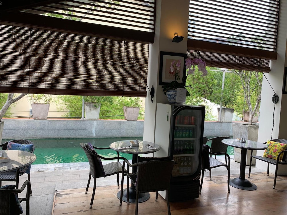 Muntri Grove 34/44