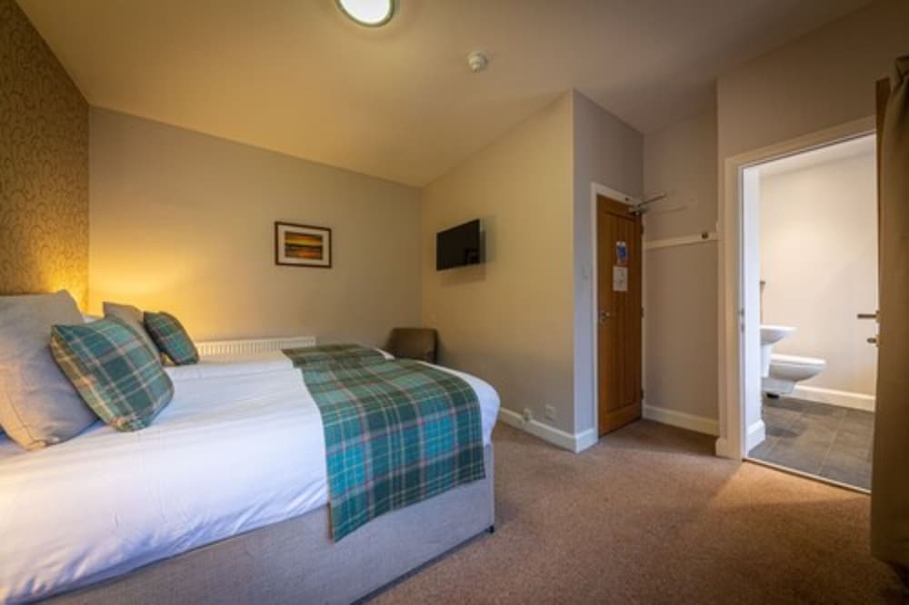 Uig Lodge Hotel 10/59