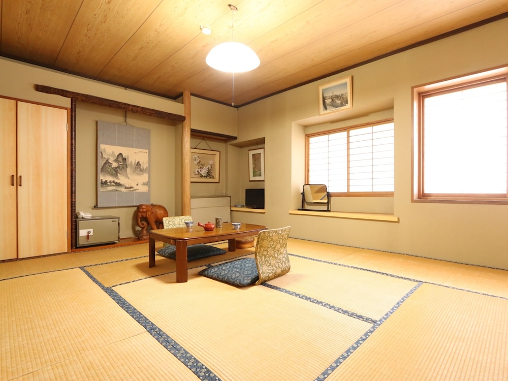Kaneki Hotel 35/50