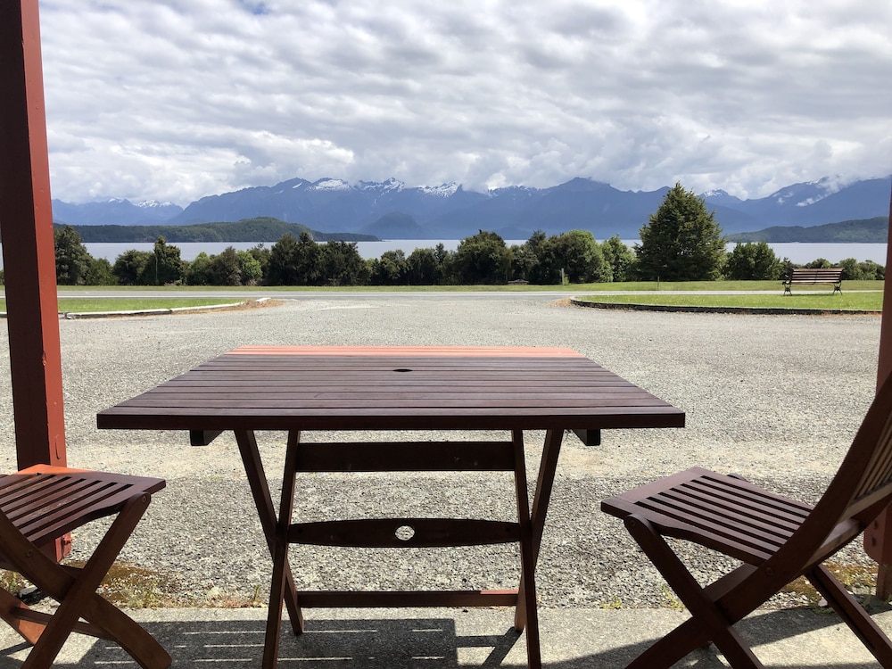 MANAPOURI LAKEVIEW MOTOR INN 37/69