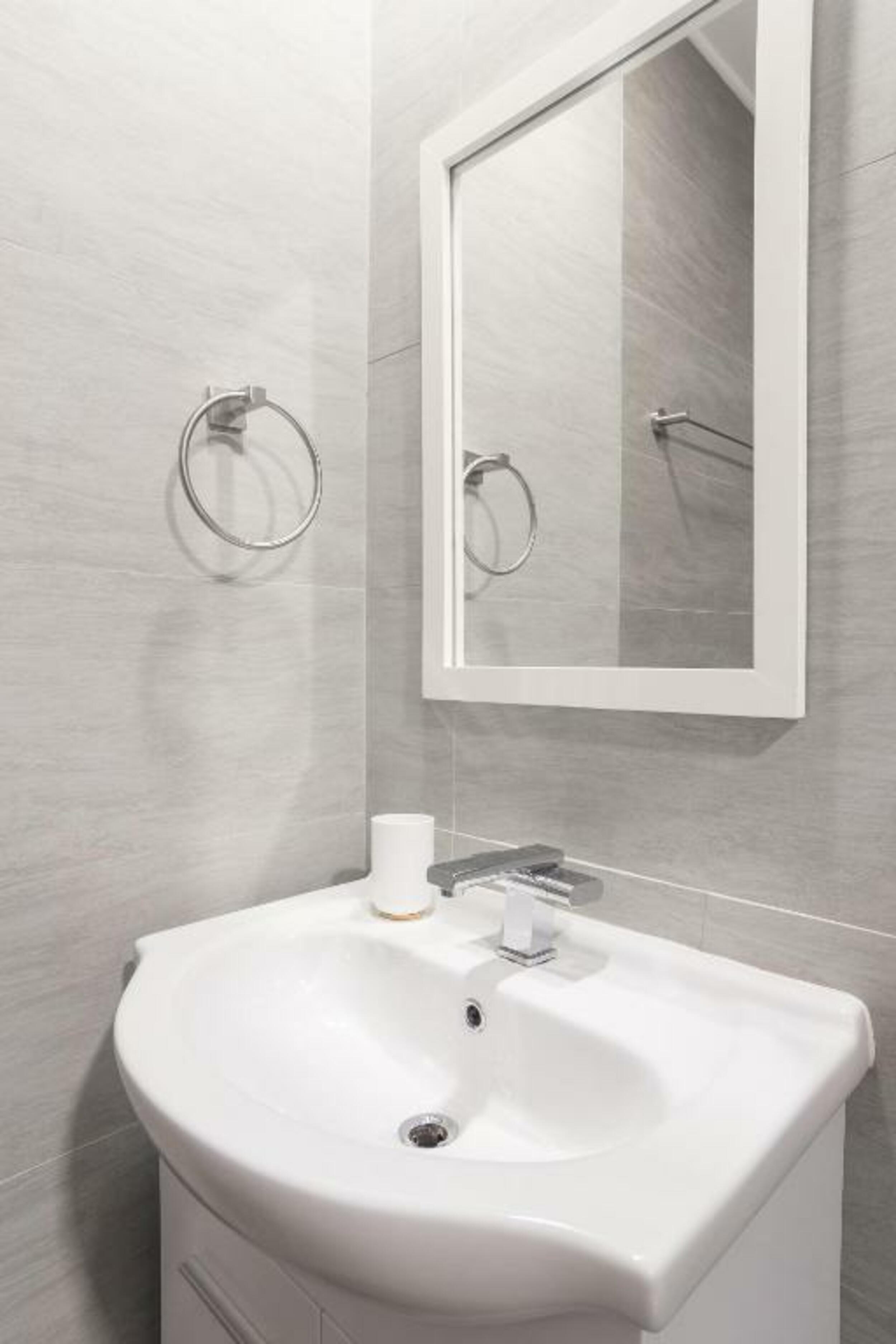 Anika Suites 38/39
