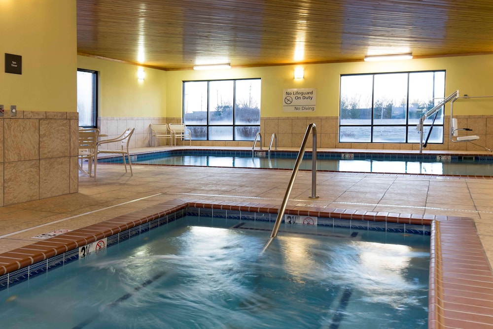Hampton Inn & Suites Danville 23/42