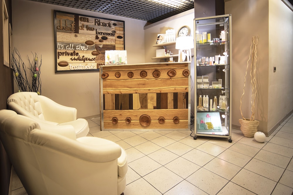 WELLNESS & FAMILY HOTEL VERONZA 1/38