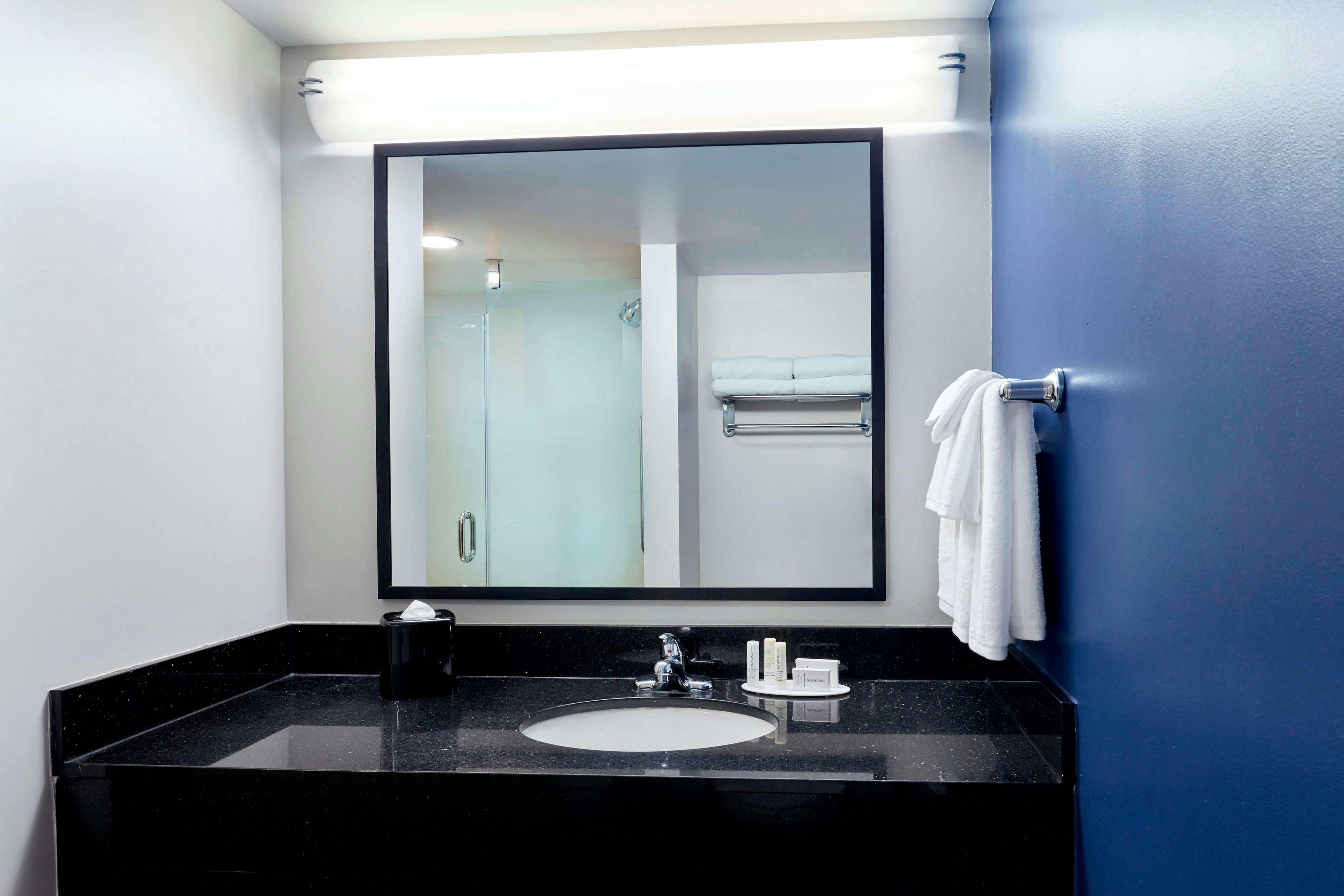 غرفة بسريرين كوين، Fairfield Inn And Suites Indianapolis Downtown 2/4