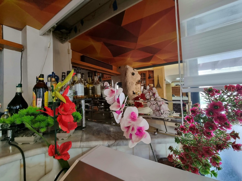 Europa Hotel 8/61