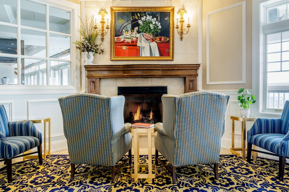 Madison Beach Hotel, Curio Collection by Hilton 53/88