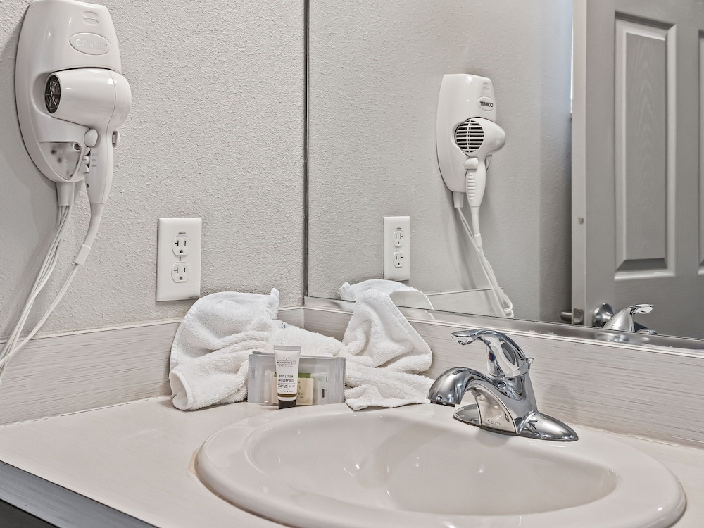 Baymont by Wyndham Ocala Suites 60/60