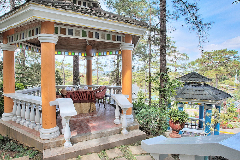 Hotel Elizabeth Baguio 65/69