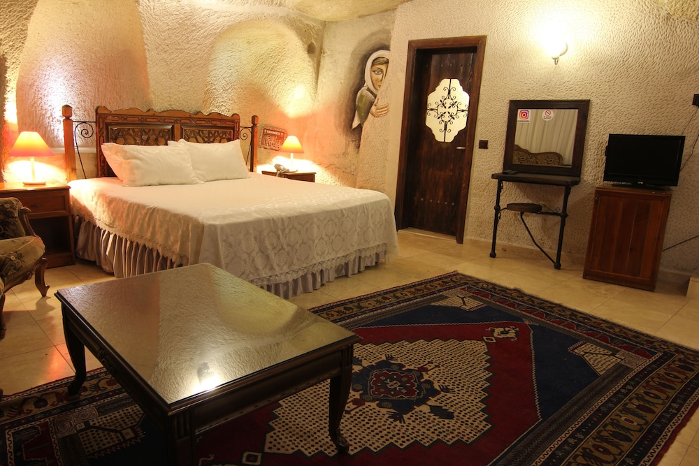 Ascension Cave Suite 13/30