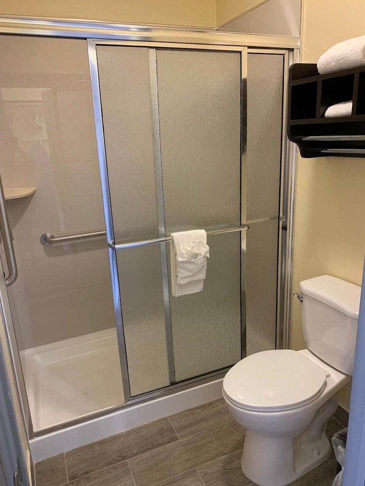 HomeStay Inn & Suites Edinburg 21/21