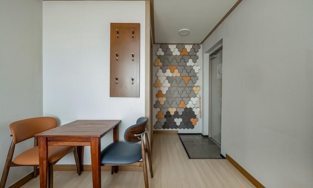 Mud Beach Hotel 53/57