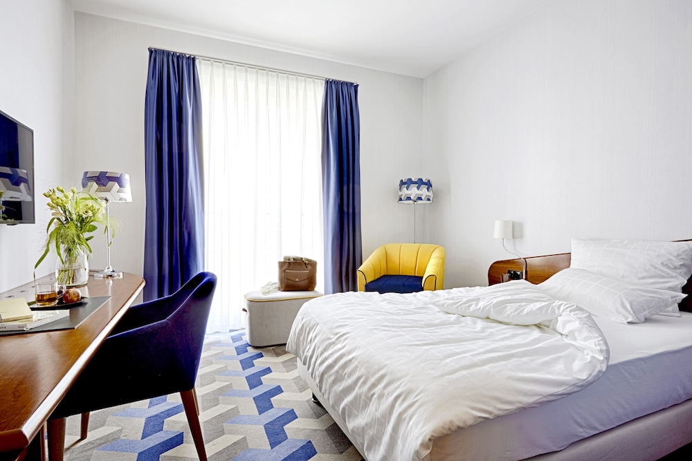 STANDARD, DOUBLE BED
