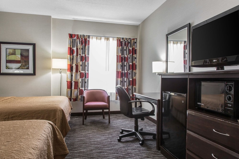 Quality Inn and Suites Danbury Near University 36/44