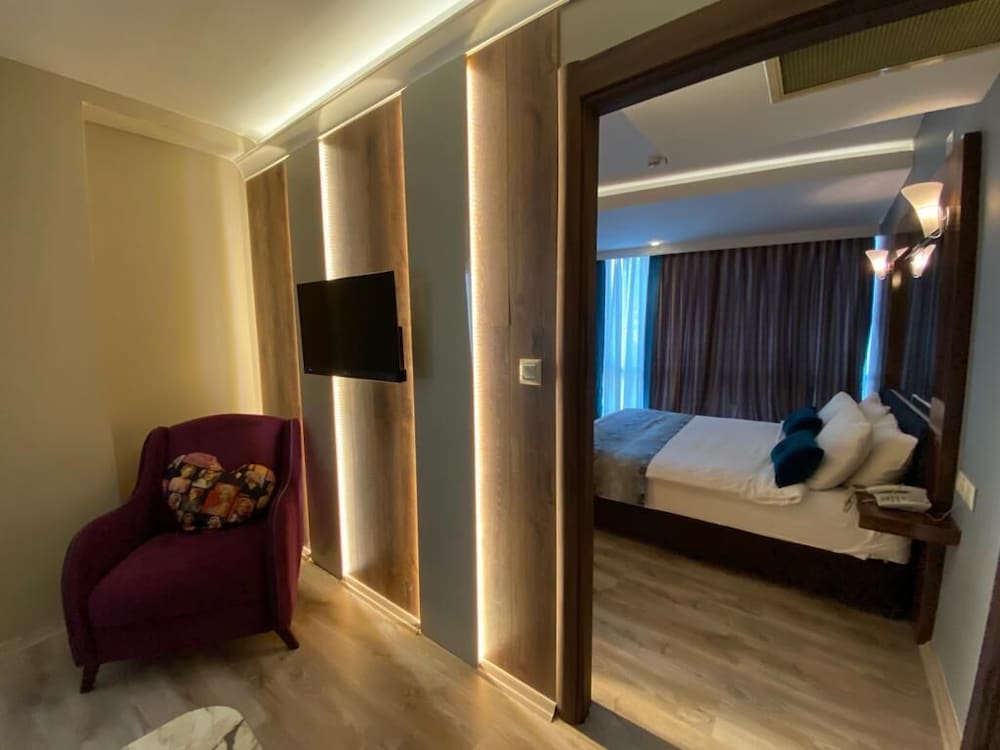 Yucel Hotel 11/50