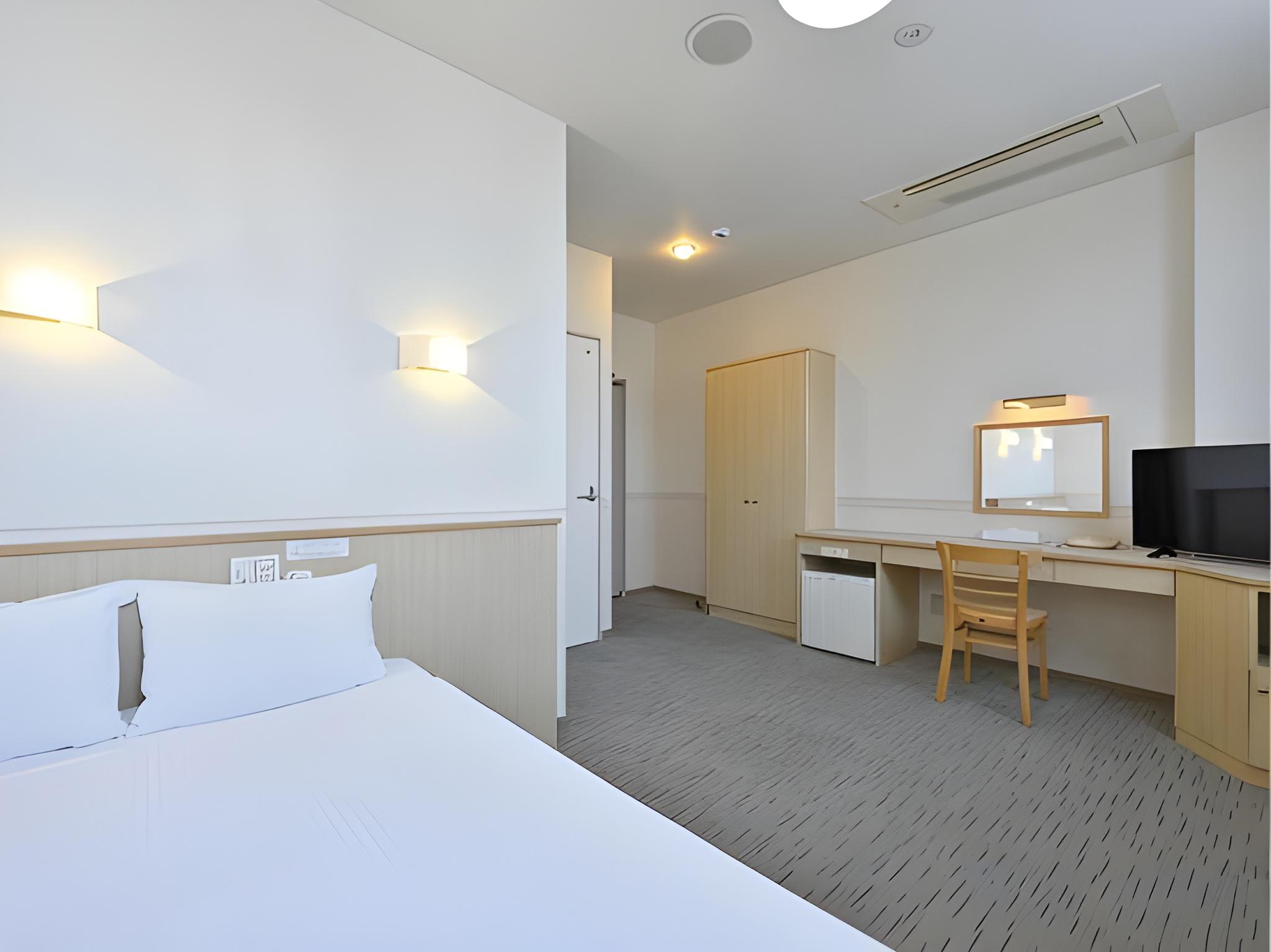 Moderate, Double Bed