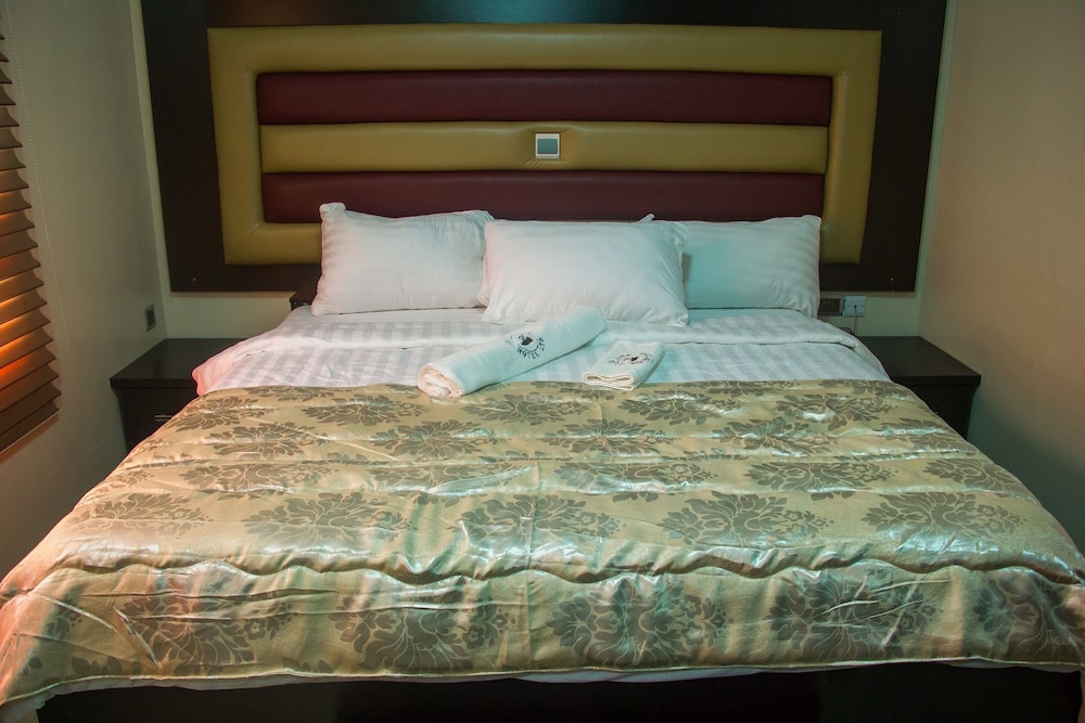 Sylva Link Suites 9/27