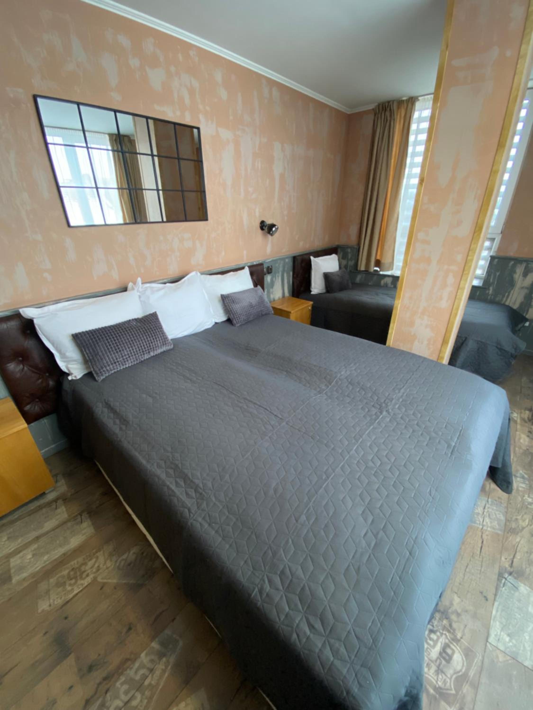 City Hotel 17/50
