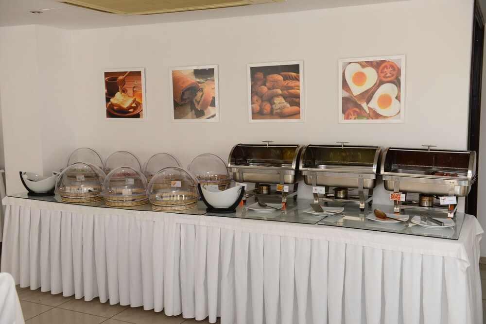 Les Palmiers Beach Hotel 57/69