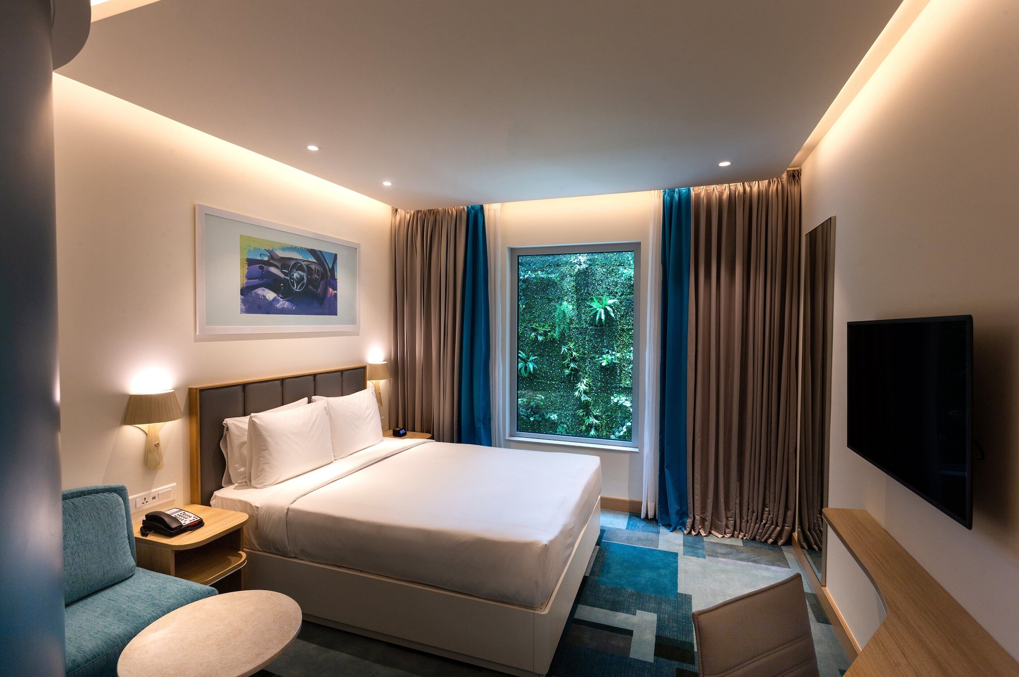 3 Bay, Suite, Queen Bed